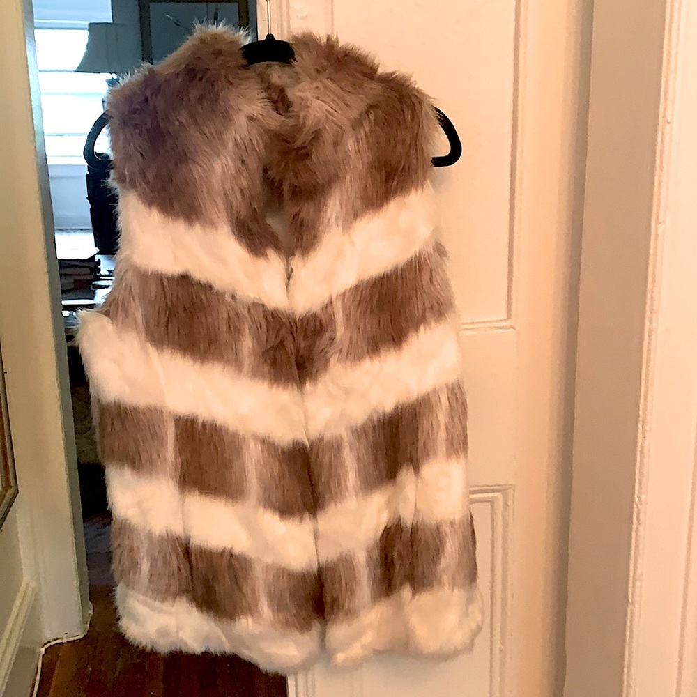 White House Black Market faux fur vest; size Large; in white and grey/tan stripe